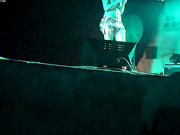 县城歌舞团下乡巡回演出又唱又跳非常给力