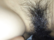 独自租屋MM一边哭着一边被陌生男子掐着脖子狂操