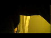 偷拍表姐洗澡，貌似被发现有摄像头