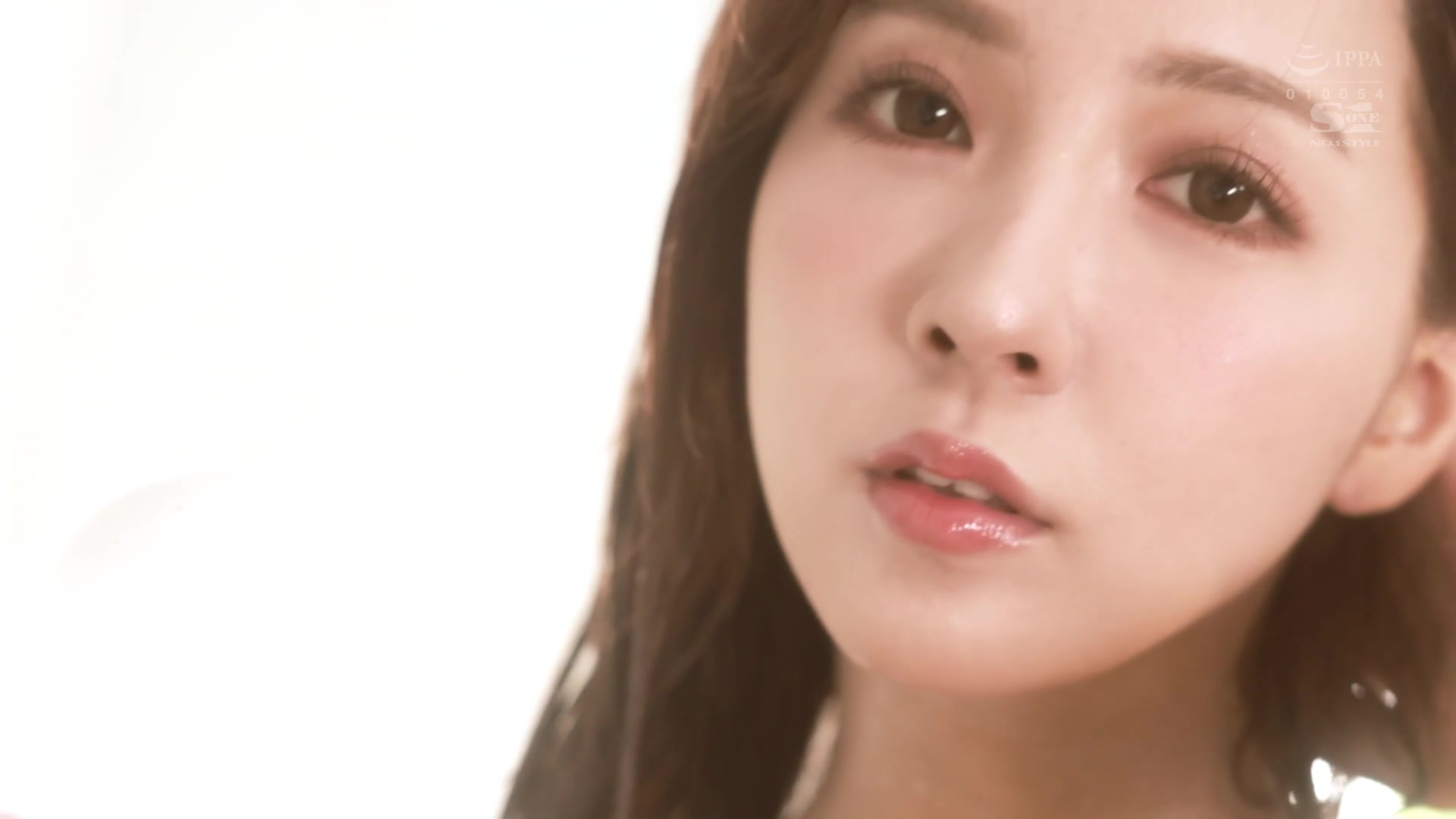 [SSIS-604] 超鮮明4K機材撮影！三上悠亜の豊満ボディと圧倒的美顔を堪能するエロティシズム肉感艶美性交 - 1of5