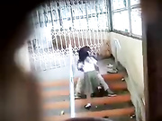 偷拍情侣废楼做爱