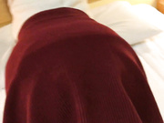 星級酒店開房高價約了個清純漂亮大學生妹子 穿著黑絲短裙足交撕破絲襪狠狠爆操 呻吟刺激 1080P原版高清