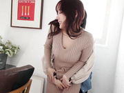 [SONE-229] 紧身裙店员超美身体线条露出接待勃起的客人 小宵こなん【破解】 - 1of5