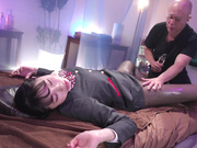 [SVCAO-009] 催淫ミストの絶頂リラク効果でエロス覚醒！フットリラクゼーションCAテカテカ黒タイツエステ - 3of5