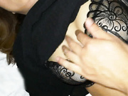 平時有點拽脾氣大的高傲氣質美女與朋友聚餐喝醉被帶入賓館脫光隨便玩弄 貌似逼逼被操多得黑了～720P高清