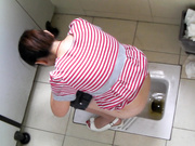 國內廁拍大神TK哥潛入某大廈公共女廁偷拍各式白領小姐姐尿尿 雪白大屁股看得讓人欲火焚身 720P高清原版