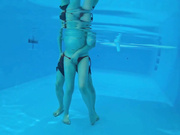 [JUR-319] リゾートプールNTR 専属イイ女×大人のビキニ…背徳感と開放感が交錯するNTRドラマ―。 新妻ゆうか 【破解】 - 2of5