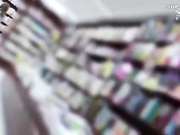 迷奸MJ白裤丰满韵味少妇，几个人轮流强奸内射，各种难度姿势啪啪，白浆很多，最后一击腰差点断了