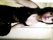 美若天仙的黑丝高跟TS瑶瑶和小帅哥在酒店卫生间