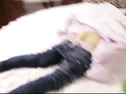 情趣床上睡着的媳妇被老公屁股打一针让肥猪领导啪啪淫乐自己在一旁拍摄