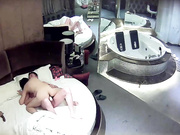 偷拍大屌哥用情趣用品肏情人