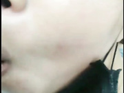 屌炸了30多岁的极品骚妇主播（跟着感觉走）花了一百块找来两个零零后学弟户外口交啪啪