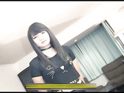 风流倜傥的洋老外马福叔叔双飞两个亚裔美眉玩SM，一个舔鸡巴几个舔屁眼，有钱真是好