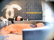 特色房偷拍性感漂亮的短发大学美女和久未见面的男友刚到房间就解开他裤子求操,干完一次又一次,真激烈.国语!