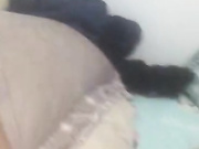 霸气斗地主网红小美眉和3个老铁玩裸体斗地主输了要被拔毛毛