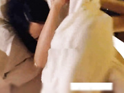 【喷血推荐】-某地小有名气的极品平面模特被男友灌醉后让朋友啪啪,干完一次发现妹子有点醒赶紧又操了一次!