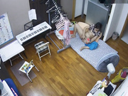 家庭网络摄像头TP妹子练完琴和男友手机视频自慰给对方看