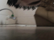 坐盗最新流出某美容培训中心女厕偷拍这的妹子不管老嫩喜欢对着镜子臭美