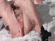 风骚小美女床上卖弄风情，那一条缝简直勾人心魄