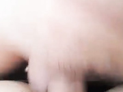 逼逼还算粉嫩的个性妹子和刚刮完屌毛的大鸡巴炮友野外车震连续草到妹子有点吃不消