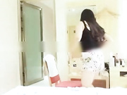 逍遥龙哥团队约炮淫骚美少妇酒店啪啪兵哥实战龙哥在旁边搞笑解说貌似还雇了专门摄影的