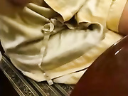 城里人真会玩男主播四哥包了个小姐去温泉度假酒店玩挑了个没人的时候在公众浴池里啪啪