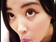 华裔美女跪吃大洋屌 这口活技术真心好 从头舔到尾太爽了