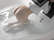 极品网红柚木YUZUK收费版浴缸制服学妹 完美身材 精致美乳 嫩逼美鲍 原版私拍81P 超清1080P原版无水印