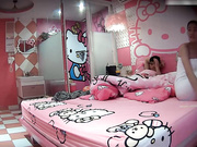 精品酒店偷拍身材比例极佳的高颜值175CM性感长腿美女被大学男友用力猛插,每次干完美女就换套衣服再操!