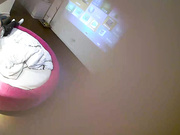 高挑性感的长发美女和网友宾馆见面,开始2人比较拘束,后来把美女扑倒各种干,女说：天啊,我不想做了,别这样,好痛