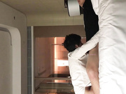 老同学聚会吃饭灌醉前年死了老公的气质短发小寡妇酒店开房熟睡中把她舔醒一块爽1080P高清