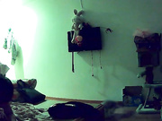 黑客偷拍小夫妻看AV看多了 也要练练站着操逼