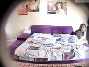 卖化妆品的精致美女与许久未见的男友啪啪太能肏了把大奶多毛美女搞的嗷嗷大叫都要哭了求他快点对白清晰