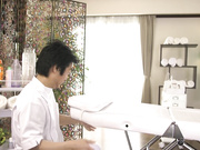 [JUFD-763] 爆乳妻仰反絶頂開発凄腕沙龙 中村知恵 - 1of5