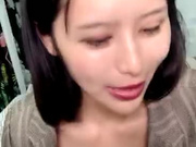 高颜值超大奶子妹子叫外卖勾引小哥啪啪 带套口交骑乘抽插射完再自慰洗澡