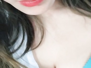 现在的主播真胆大为了吸粉大白天在高架桥下路边脱光了激战被骑车路过的大爷偷看