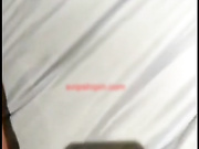 真实迷奸黑丝妹子 吃饭时饮料里加药 带到酒店扒衣趴着床边一顿猛操