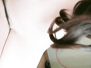 皮肤超白,嫩的流水的艺术院校性感美女私下兼职援交不小心被大鸡巴男无套内射了,逼好像被干肿了用镜子照着看,鲍鱼很