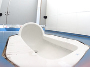 【全網首發】【最新廁拍】吊絲高中男同學在女廁偷放偷拍設備偷拍女同學噓噓 設備還不錯能清晰聽到聲音 35分鐘，21人次～原版高清