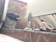 小哥第一次进女厕偷拍多位美女 不敢太造次 很真实也很刺激