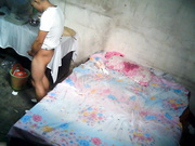 出租屋拍攝到的離異寂寞少婦兼職服務壯小夥 胸推漫遊吃雞巴幹得浪叫連連 口活絕對杠杠的 720P高清