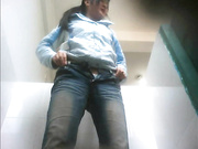 5月沟厕精品--逼脸同拍极品学生妹纸