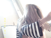 國內某高校公共女廁全景拍攝各式美女學妹如廁噓噓 有個陰毛旺盛的妹子陰唇還挺大 1080P高清原版