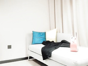 酒店约炮高颜值长腿外围女干完还补个妆