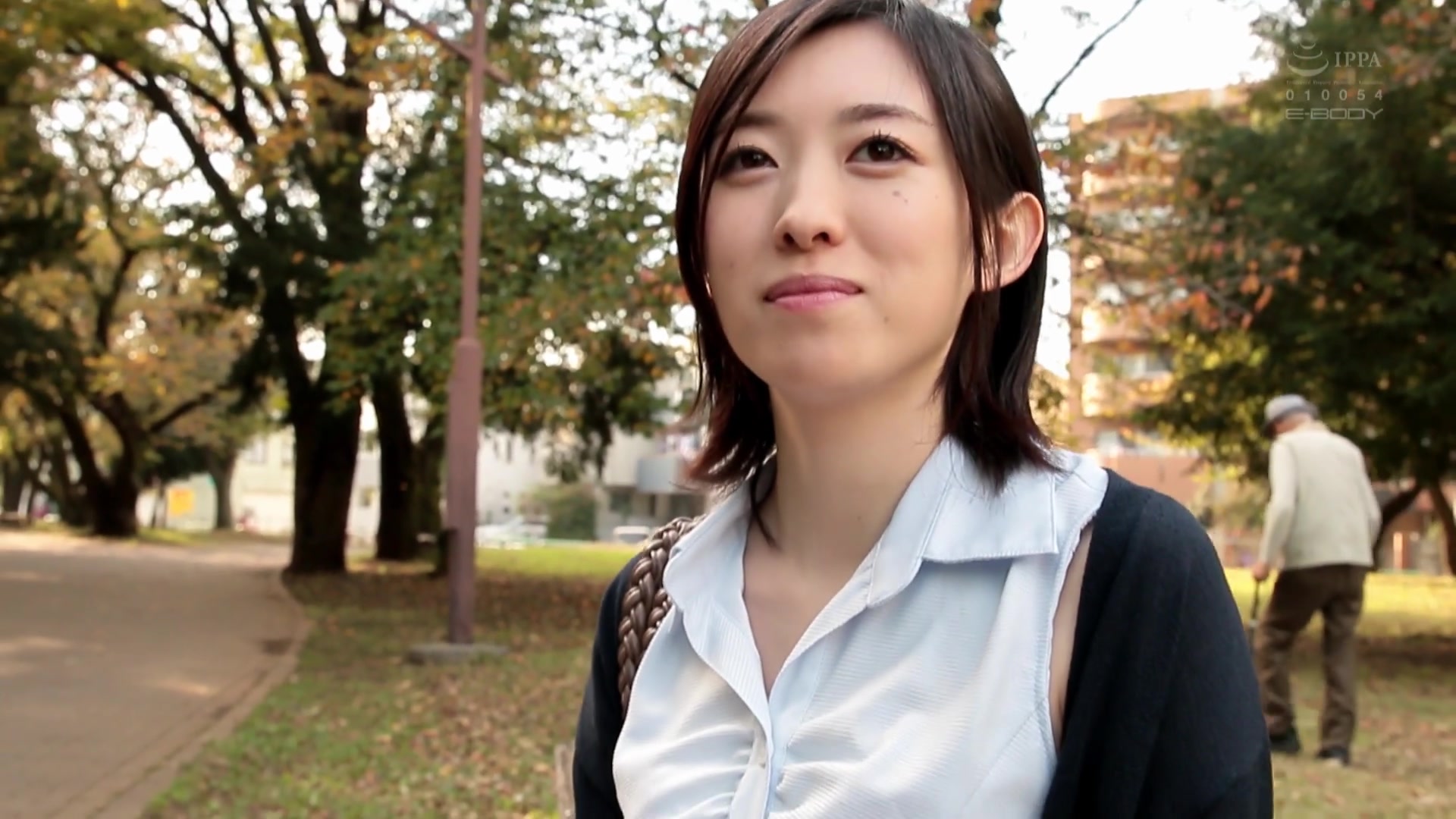 [EYAN-110] 奇迹般的苗条身材人妻SEX解禁 高丘大空 - 1of5