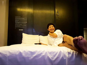 约炮情趣酒店电影房约炮94年白领少妇