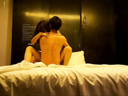 约炮情趣酒店电影房约炮94年白领少妇