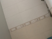 6月沟厕精品--玩手机的妹纸