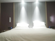 会所撩妹两千五约的性欲巨乳离异黑丝美少妇