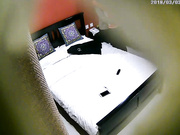 賓館鐘點房拍攝到的外表憨厚大波小胖妹假期與男友開房愛愛 邊接電話邊操表情爽歪歪 對白清晰